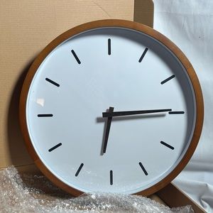Driini 16” Beechwood Clock